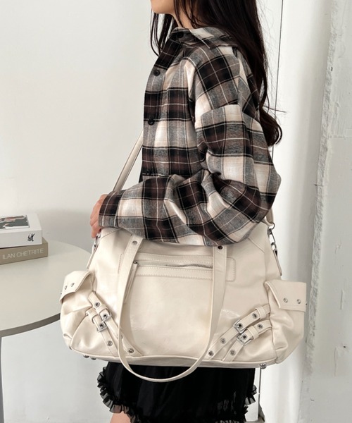 CLEA（クレア）の「【A4サイズ対応】ヴィンテージライクボストンバッグ（ボストンバッグ・レディース・ベージュ/ワインレッド/アイボリー/ブラック・FREE）」の12枚目の写真