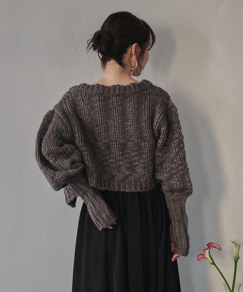 mideal(マイディール)の「volume sleeve knit cardigan / ボリュームスリーブニットカーディガン(カーディガン/ボレロ・レディース・ピンク/アイボリー/チャコールグレー・FREE)」の4枚目の写真