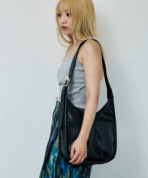 NOMINE（ノミネ）の「【AT CREATION】ヴォルガバックル ショルダーバッグ（ショルダーバッグ・レディース・ブラック/アイボリー・フリー）」の6枚目の写真