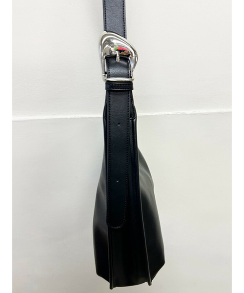 NOMINE（ノミネ）の「【AT CREATION】ヴォルガバックル ショルダーバッグ（ショルダーバッグ・レディース・ブラック/アイボリー・フリー）」の14枚目の写真