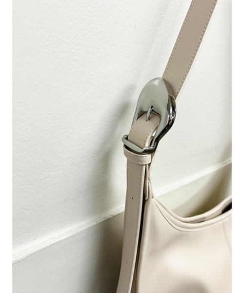 NOMINE（ノミネ）の「【AT CREATION】ヴォルガバックル ショルダーバッグ（ショルダーバッグ・レディース・ブラック/アイボリー・フリー）」の18枚目の写真