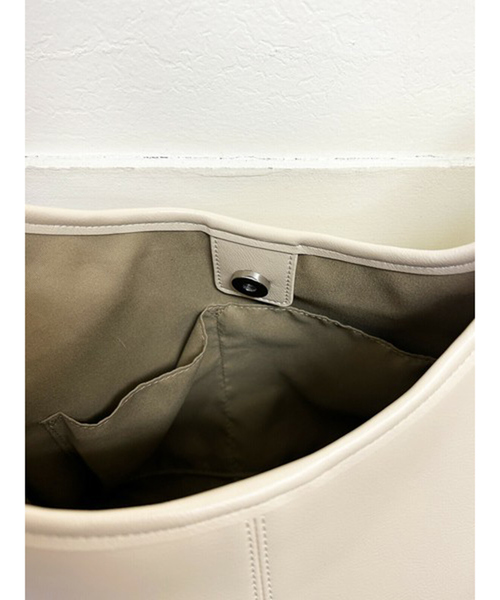 NOMINE（ノミネ）の「【AT CREATION】ヴォルガバックル ショルダーバッグ（ショルダーバッグ・レディース・ブラック/アイボリー・フリー）」の19枚目の写真