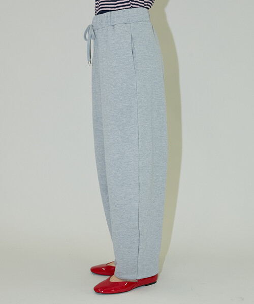 PUBLUX(パブリュクス)の「PUBLUX/パブリュクス 裏起毛 スウェット カーブパンツ 限定展開(スウェットパンツ・レディース・グレー/チャコールグレー・フリ-)」の15枚目の写真