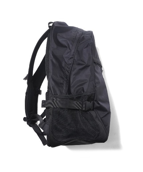 BEN DAVIS（ベンデイビス）の「《BEN DAVIS》LIGHT-WEIGHT DAYPACK 33L（バックパック/リュック・メンズ・ブラック×グリーン/ブラック×レッド/ブラック×ホワイト・FREE）」の6枚目の写真