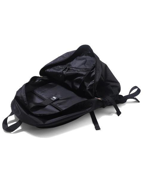 BEN DAVIS（ベンデイビス）の「《BEN DAVIS》LIGHT-WEIGHT DAYPACK 33L（バックパック/リュック・メンズ・ブラック×グリーン/ブラック×レッド/ブラック×ホワイト・FREE）」の9枚目の写真