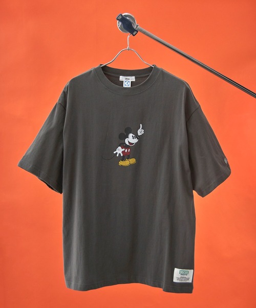 DISCUS(ディスカス)の「【DISCUS】DISCUS×MICKEY MOUSE DisneyコラボレーションTシャツ MNY(Tシャツ/カットソー・メンズ・ホワイト/ブラック系1/ブラック/ホワイト系1・L/M)」の4枚目の写真
