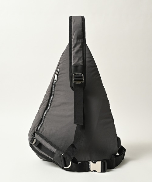 ADAM PATEK(アダムパテック)の「★ADAMPATEK★square quilt sling bag(ボディバッグ/ウエストポーチ・メンズ・ブラック/グレー・FREE)」の5枚目の写真