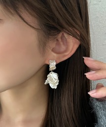 apres jour clair（アプレジュールクレア）の「【apres jour clair】花びらデザインイヤリング（イヤリング）」