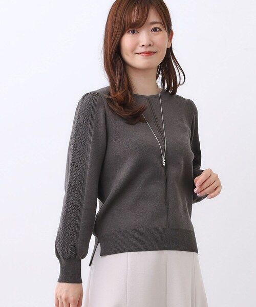 Reflect(リフレクト)の「【選べる8色/スカートにもパンツにも◎】ウール混ボートネックニット(ニット/セーター・レディース・ネイビー/ブルー系その他/パープル/オフホワイト/グリーン系/ライトイエロー系/ブラウン系その他/ダークグレー・11/09/07/05/15 /13)」の3枚目の写真