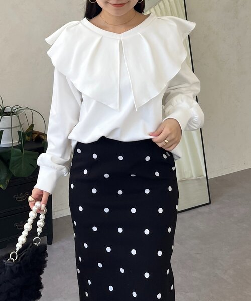 prose verse（プロズヴェール）の「ビッグフリルカラースウェット（スウェット・レディース・オフホワイト/グレー/ブラック・MEDIUM/LARGE）」の6枚目の写真