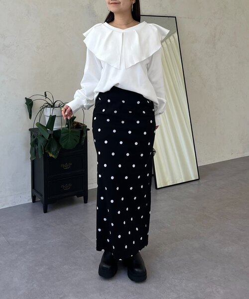 prose verse（プロズヴェール）の「ビッグフリルカラースウェット（スウェット・レディース・オフホワイト/グレー/ブラック・MEDIUM/LARGE）」の17枚目の写真