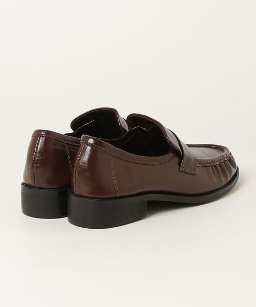 Lutim by u(ルチバイユー)の「Gather toe loafer / ギャザートゥローファー(ローファー・レディース・キャメル/ブラウン/ブラック・24.5/23.5)」の4枚目の写真