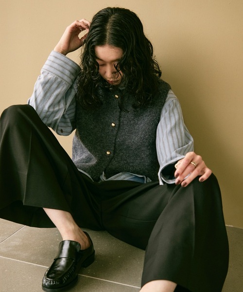 Lutim by u(ルチバイユー)の「Gather toe loafer / ギャザートゥローファー(ローファー・レディース・キャメル/ブラウン/ブラック・24.5/23.5)」の17枚目の写真