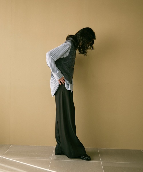 Lutim by u(ルチバイユー)の「Gather toe loafer / ギャザートゥローファー(ローファー・レディース・キャメル/ブラウン/ブラック・24.5/23.5)」の21枚目の写真