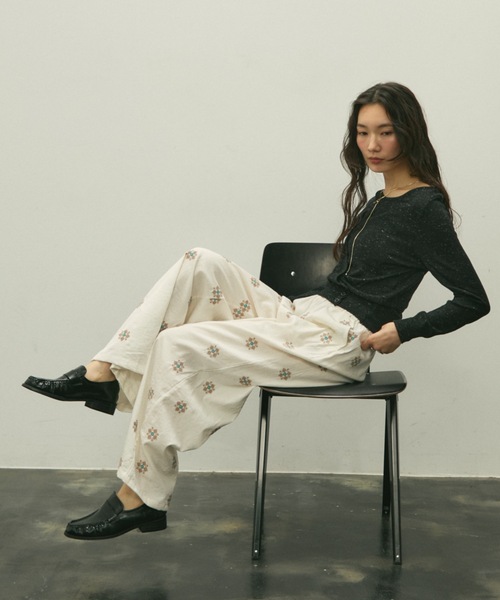 Lutim by u(ルチバイユー)の「Gather toe loafer / ギャザートゥローファー(ローファー・レディース・キャメル/ブラウン/ブラック・24.5/23.5)」の22枚目の写真