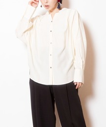 タックシャツブラウス