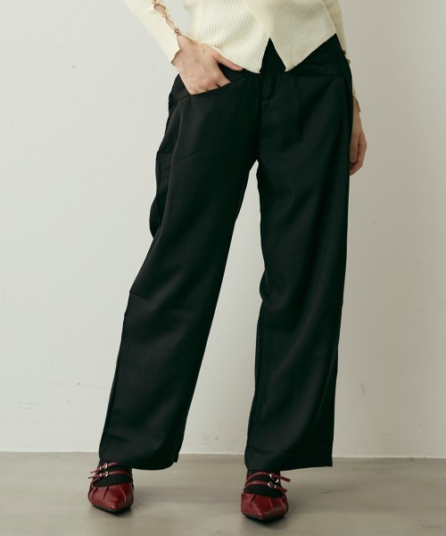Clum(クルム)の「ヨークデザインストレートスラックス(スラックス・レディース・ブラック/グレー・LARGE/MEDIUM/SMALL)」の1枚目の写真