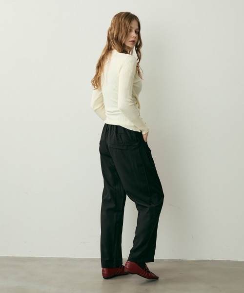 Clum(クルム)の「ヨークデザインストレートスラックス(スラックス・レディース・ブラック/グレー・LARGE/MEDIUM/SMALL)」の13枚目の写真