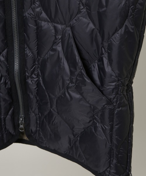 NANO universe(ナノユニバース)の「TAION/MILITARY V NECK W-ZIP DOWN VT(ダウンベスト・メンズ・ブラック/ダークオリーブ・M/L)」の5枚目の写真