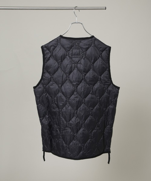 NANO universe(ナノユニバース)の「TAION/MILITARY V NECK W-ZIP DOWN VT(ダウンベスト・メンズ・ブラック/ダークオリーブ・M/L)」の12枚目の写真
