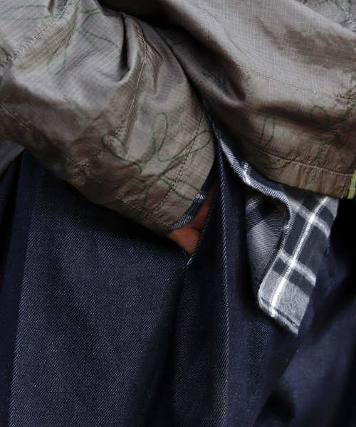 WISM(ウィズム)の「SEVENTH / セブンス DENIM 440 BERMUDA JEANS(デニムパンツ・メンズ・ネイビー・MEDIUM/SMALL)」の3枚目の写真