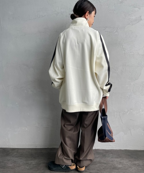 FRED PERRY（フレッドペリー）の「[FRED PERRY/フレッドペリー] 別注 配色ライン トラックジャケット（ジャージ・レディース・ブラウン/ブルー/アイボリー・S/M/L/XL）」の15枚目の写真