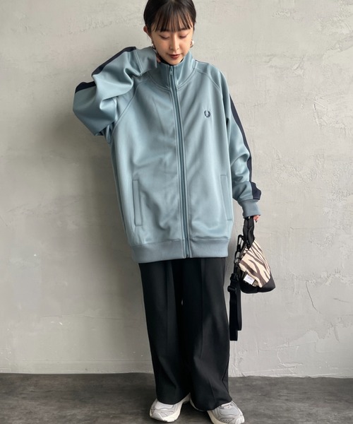 FRED PERRY（フレッドペリー）の「[FRED PERRY/フレッドペリー] 別注 配色ライン トラックジャケット（ジャージ・レディース・ブラウン/ブルー/アイボリー・S/M/L/XL）」の8枚目の写真