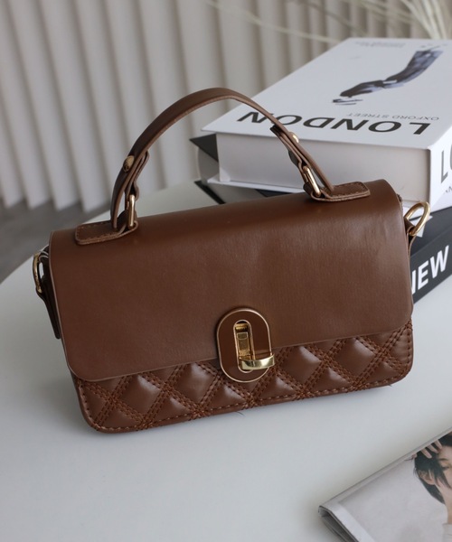 YENNA（イェンナ）の「キルティングOバックルミニBAG（ショルダーバッグ・レディース・ブラック/ブラウン・FREE）」の11枚目の写真