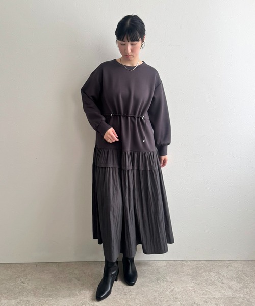 LHELBIE（レルビエ）の「ウエストドロストドッキングワンピース（ワンピース・レディース・ブラック/チャコールグレー/オフホワイト・M）」の20枚目の写真