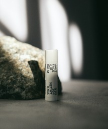 MILLION CARATS(ミリオンカラッツ)のやさしさ×うるおい《HAUT》毎日をさらっと整える“フェイス&リップバーム”肌にすっと溶け込みベタつかない、ユニセックスで使える多機能ケアアイテム大切な人へのギフトにも、自分へのご褒美にも選びたいミニマルデザインバーム(リップクリーム)