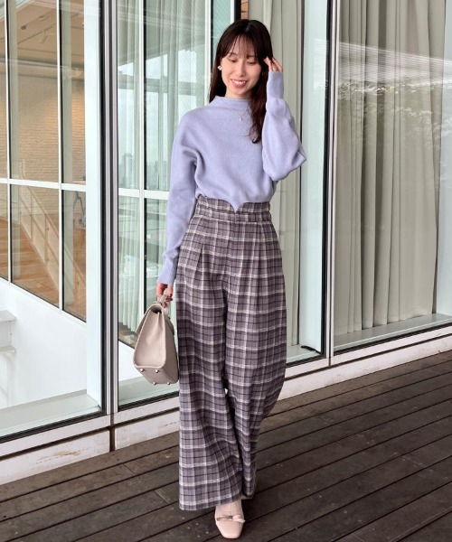 couture brooch（クチュールブローチ）の「【ゆるふわ・通勤】リッシュアンゴラ バックパール調ニット（ニット/セーター・レディース・グレー/オフホワイト/ライトブルー/ピンク系その他/ブラック・42/38/36）」の8枚目の写真