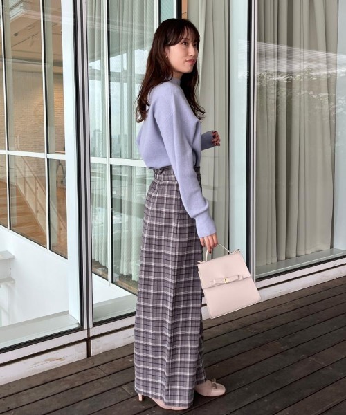 couture brooch（クチュールブローチ）の「【ゆるふわ・通勤】リッシュアンゴラ バックパール調ニット（ニット/セーター・レディース・グレー/オフホワイト/ライトブルー/ピンク系その他/ブラック・42/38/36）」の9枚目の写真