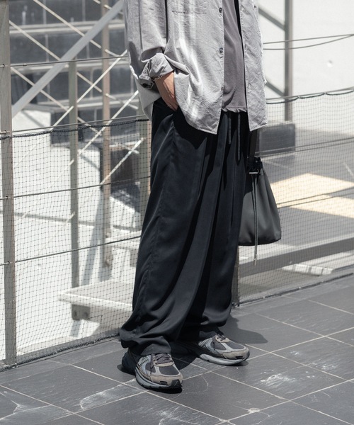 ATTACHMENT(アタッチメント)の「CU/PE フィブリルサテン イージートラウザーズ / CU/PE FIBRIL SATIN EASY TROUSERS(スラックス・メンズ・ブラック/オフホワイト/ライトブラウン・3/2/1)」の4枚目の写真