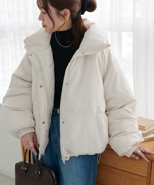 DISCOAT（ディスコート）の「【WEB限定】袖ボリュームショートダウンジャケット（ダウンジャケット/コート・レディース・アイボリー/ブラック・FREE）」の2枚目の写真