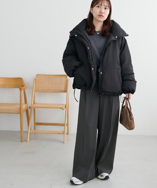 DISCOAT（ディスコート）の「【WEB限定】袖ボリュームショートダウンジャケット（ダウンジャケット/コート・レディース・アイボリー/ブラック・FREE）」の7枚目の写真