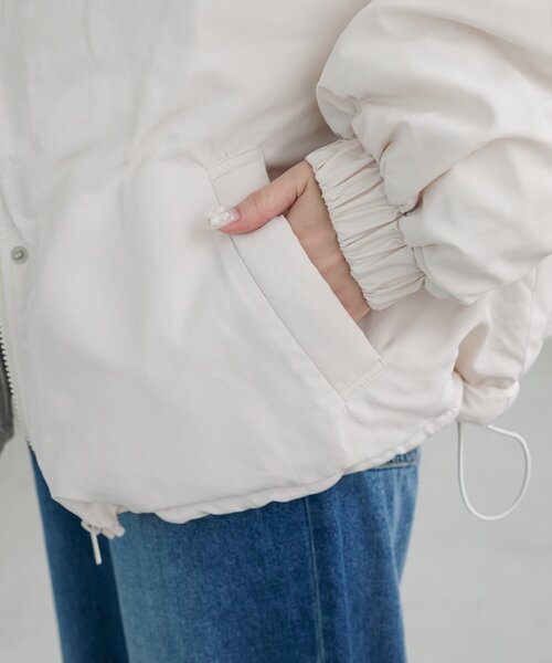 DISCOAT（ディスコート）の「【WEB限定】袖ボリュームショートダウンジャケット（ダウンジャケット/コート・レディース・アイボリー/ブラック・FREE）」の18枚目の写真