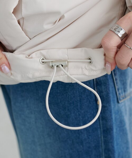 DISCOAT（ディスコート）の「【WEB限定】袖ボリュームショートダウンジャケット（ダウンジャケット/コート・レディース・アイボリー/ブラック・FREE）」の20枚目の写真