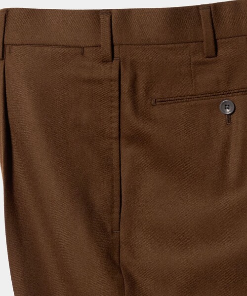 UNITED ARROWS（ユナイテッドアローズ）の「ライトサキソニー テーパード １プリーツ スラックス ヨコストレッチ（スラックス・メンズ・ナチュラル/ブラウン系・48/50/44/46/54）」の14枚目の写真