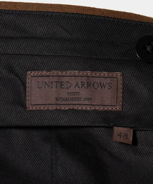 UNITED ARROWS（ユナイテッドアローズ）の「ライトサキソニー テーパード １プリーツ スラックス ヨコストレッチ（スラックス・メンズ・ナチュラル/ブラウン系・48/50/44/46/54）」の8枚目の写真