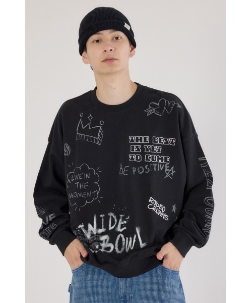 RODEO CROWNS WIDE BOWL(ロデオクラウンズワイドボウル)の「DRAWING スウェット(スウェット・メンズ・グレー×ホワイト/ブラック/カーキ・LARGE/MEDIUM)」の4枚目の写真