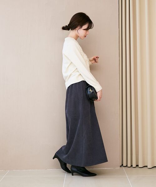 le.coeur blanc（ルクールブラン）の「コーデュロイフレアスカート（スカート・レディース・チャコールグレー/アイボリー/グレイッシュベージュ・38）」の7枚目の写真