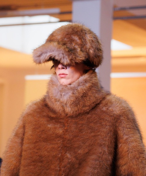 MSGM（エムエスジーエム）の「フェイクファー ベースボールキャップ（キャップ・レディース・ナチュラル・S）」の6枚目の写真