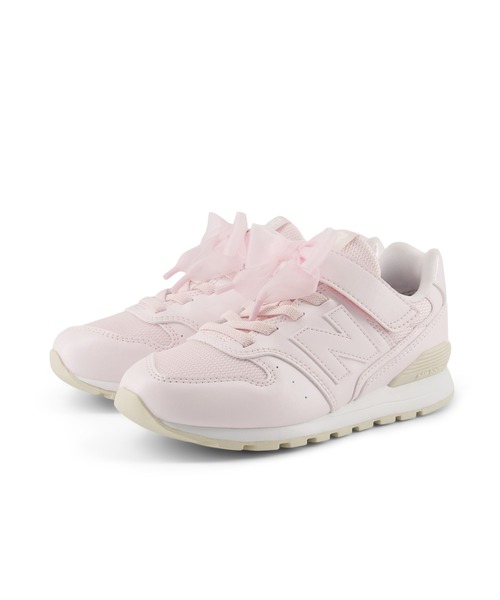 NEW BALANCE(ニューバランス)の「996 Bungee with Top Strap(スニーカー・キッズ・ホワイト系その他/ピンク/ベージュ・17.0cm/17.5cm/18.0cm/18.5cm/19.0cm/19.5cm/20.0cm/20.5cm/21.0cm/21.5cm/22.0cm/22.5cm/23.0cm/23.5cm/24.0cm/24.5cm/25.0cm)」の5枚目の写真