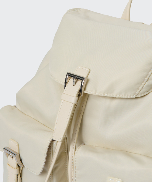 MUSINSA STANDARD WOMAN（ムシンサスタンダードウーマン）の「ウィメンズナイロンフラップミニバックパック[ライトベージュ]（バックパック/リュック・レディース・その他・FREE）」の8枚目の写真