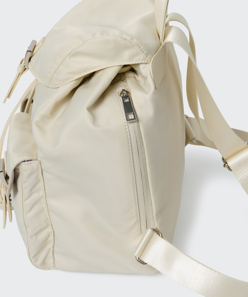 MUSINSA STANDARD WOMAN（ムシンサスタンダードウーマン）の「ウィメンズナイロンフラップミニバックパック[ライトベージュ]（バックパック/リュック・レディース・その他・FREE）」の10枚目の写真