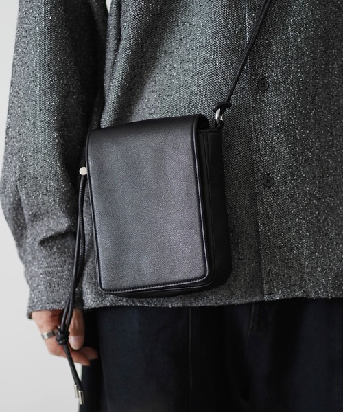 DEVICE（デバイス）の「【WEARISTA こーせ ×DEVICE コラボ】Rename ミニスクエアショルダーバッグ（ショルダーバッグ・メンズ・ダークオレンジ/ブラック・FREE）」の7枚目の写真