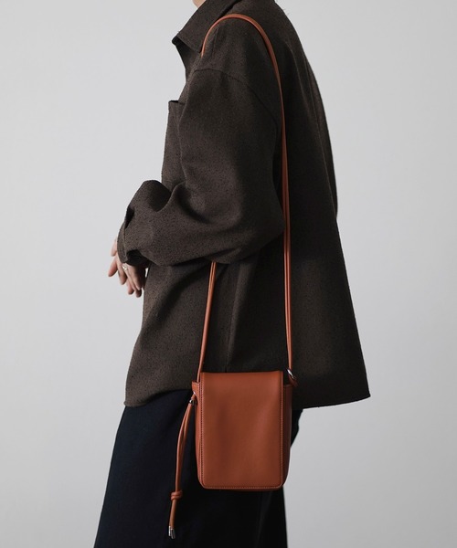 DEVICE（デバイス）の「【WEARISTA こーせ ×DEVICE コラボ】Rename ミニスクエアショルダーバッグ（ショルダーバッグ・メンズ・ダークオレンジ/ブラック・FREE）」の14枚目の写真