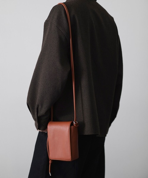 DEVICE（デバイス）の「【WEARISTA こーせ ×DEVICE コラボ】Rename ミニスクエアショルダーバッグ（ショルダーバッグ・メンズ・ダークオレンジ/ブラック・FREE）」の15枚目の写真