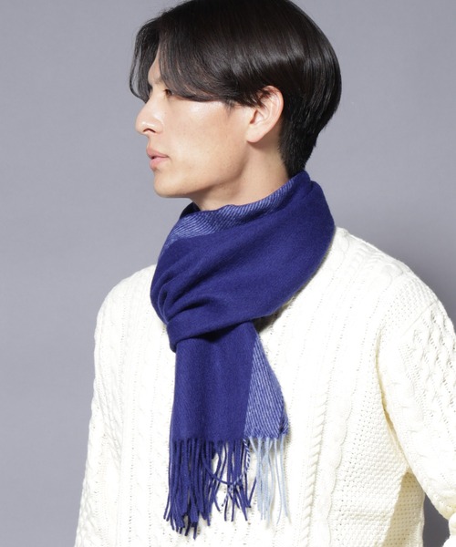 NANO universe（ナノユニバース）の「ソフトカシミヤブレンドマフラー（マフラー・メンズ・ブラック/チャコール/ボルドー/ブルー・FREE）」の4枚目の写真
