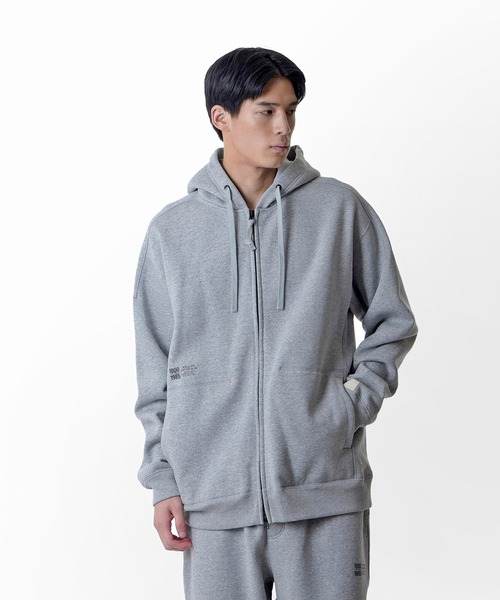 NEW BALANCE(ニューバランス)の「1000 スウェットフルジップフーディレギュラーフィット(パーカー・メンズ・ブラック/オフホワイト/グレー/ネイビー・SMALL/MEDIUM/LARGE/X-LARGE)」の4枚目の写真